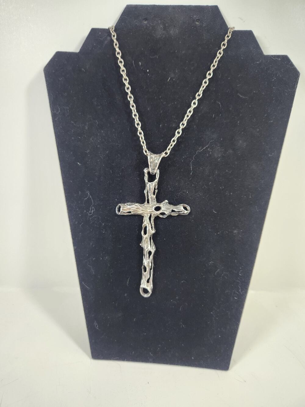 Vintage Uno A Erre 4 1/2" Long Sterling Silver Cross Italy Modernist Bark Design